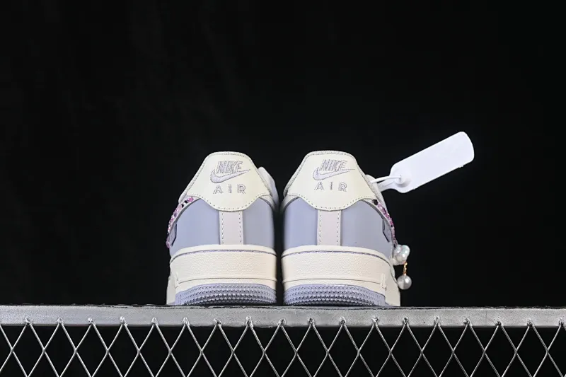 All categories Nk Air Force 1 Air Force series Nk Air Force 1 Low Air Force low-top Nike Air Force 1'07 Low "Rose Glitter" Hand-painted graffiti Rose diamonds Air Force 1 low-top casual sneakers DB3301-212